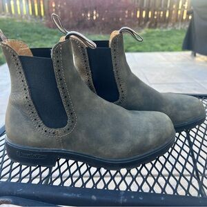 Blundstone Women’s Brown Chelsea Boots